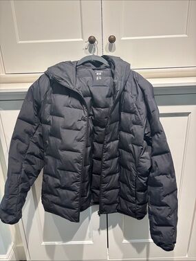 Uniqlo Men's PuffTech Black Puffer Jacket with Hood Size L
